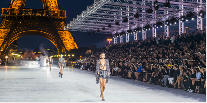 défilé dans la capitale de la mode défilé dans la capitale de la mode